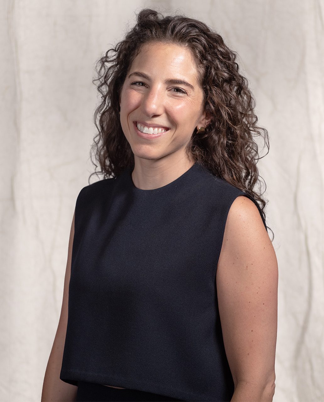 Dani Wieder headshot