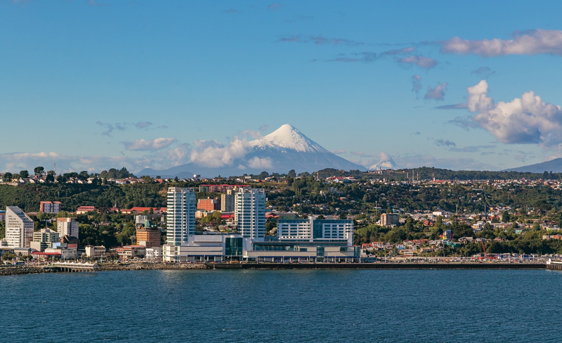Puerto Montt y el volcán Osorno