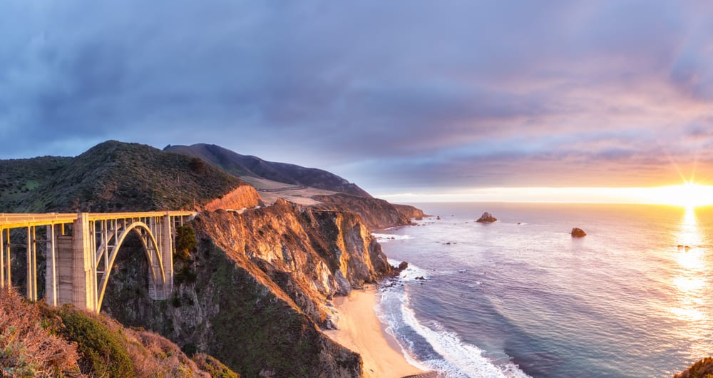 Bixby Creek Bridge on Highway 1 at the US West Coast traveling south to Los Angeles, Big Sur Area, California