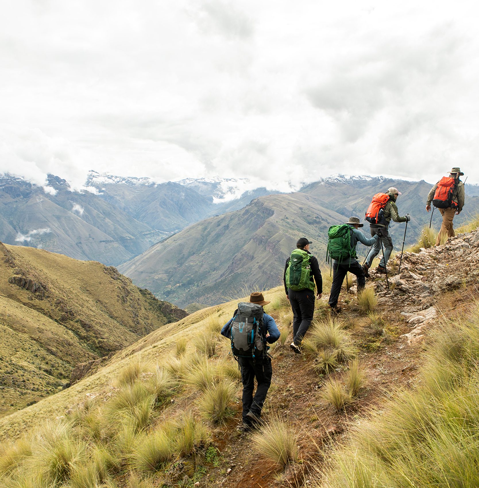 Image of people hiking in Peru's Sacred Valley