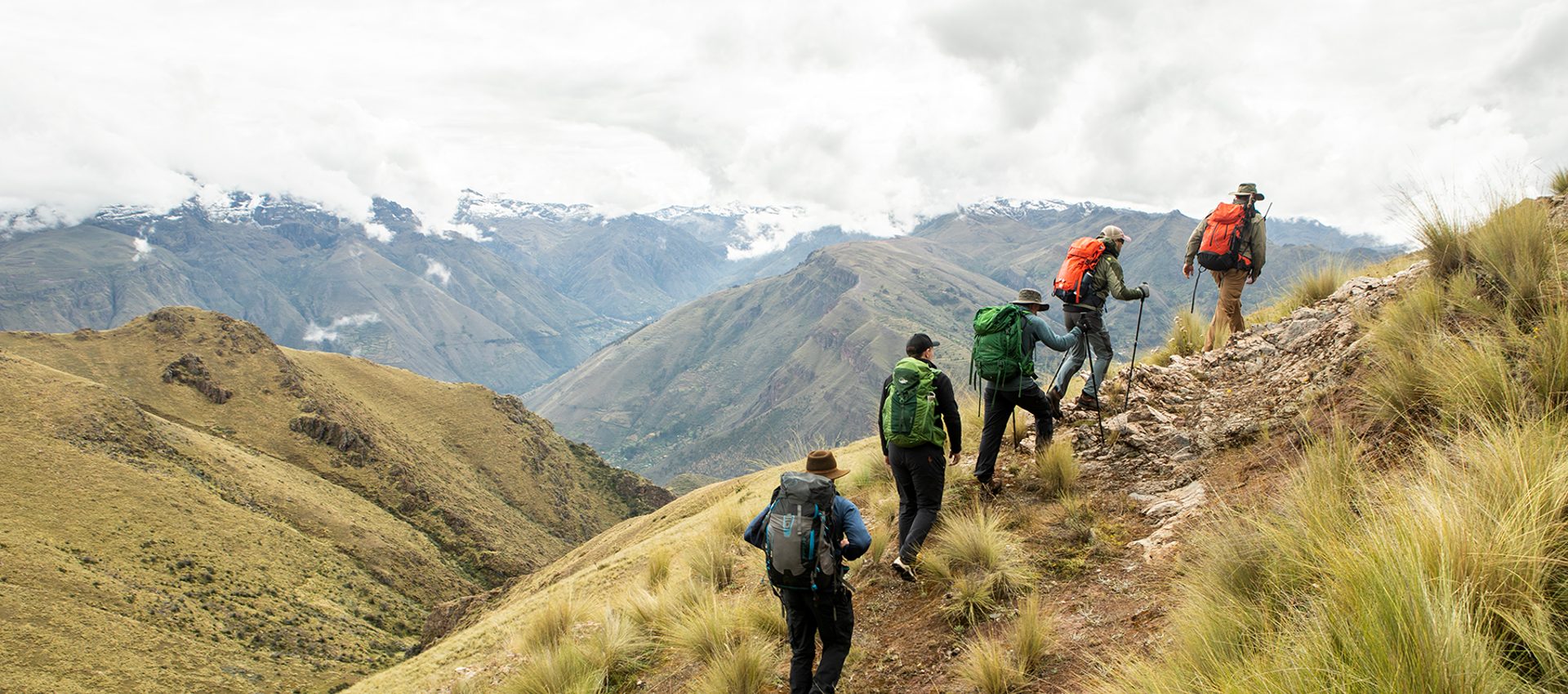 Image of people hiking in Peru's Sacred Valley