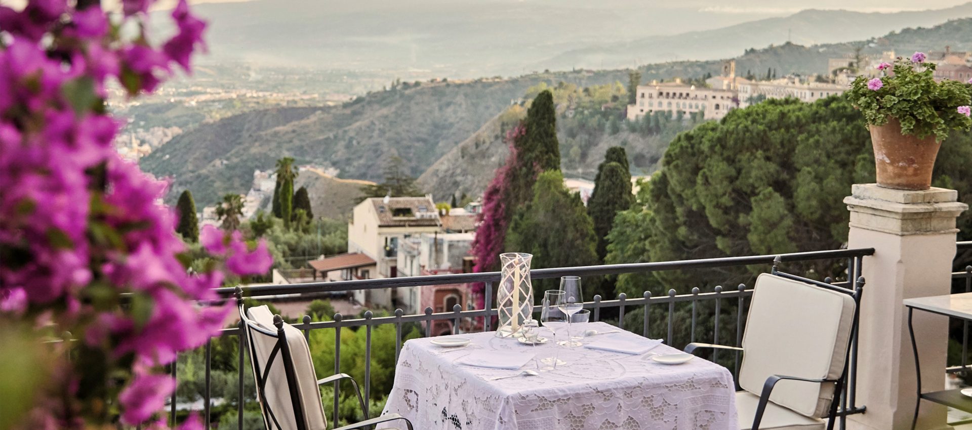 Grand Hotel Timeo al-fresco dining