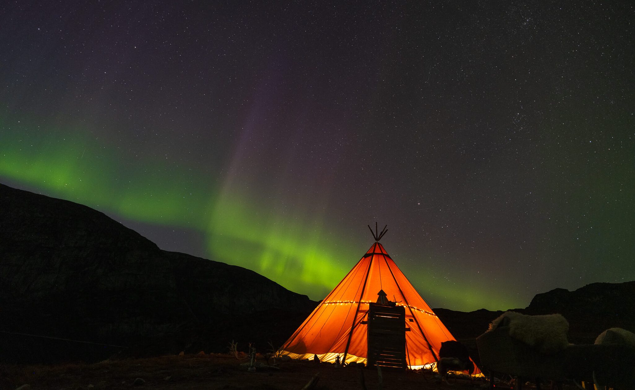 northern lights sighting at camp kiattua in greenland
