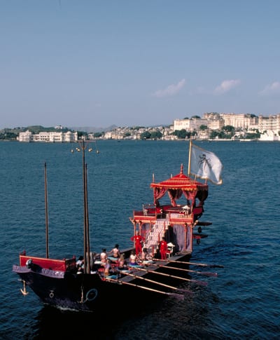 Octopussy, India, James Bond, Black Tomato