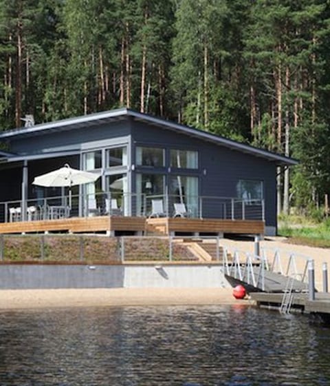Villa Jolla, Finland