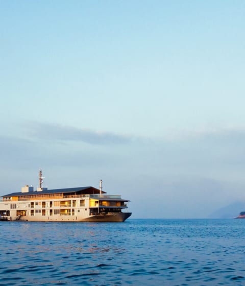 Guntu luxury boat hotel in japan