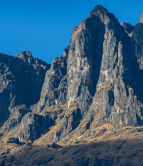 Pitusiray-mountain-in-peru