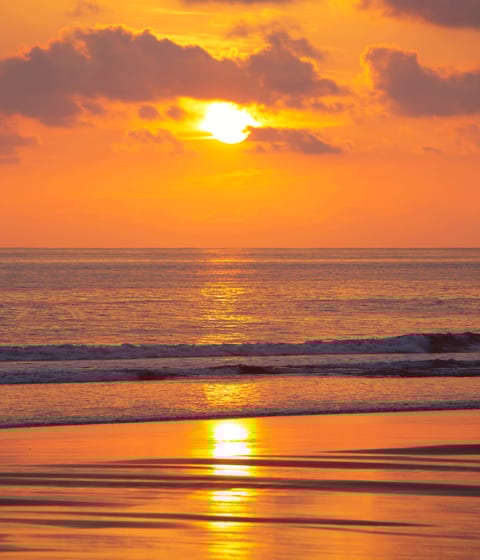 Sunset-beach-Matapalo-in-costa-rica