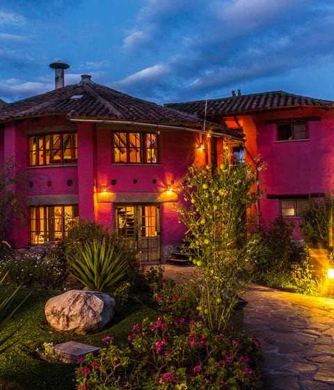 Soy-Y-Luna-hotel-Killa-Wasi-restaurant-exterior-in-peru