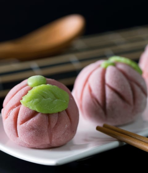 wagashi-traditional-japanese-sweets-in-kyoto-in-japan
