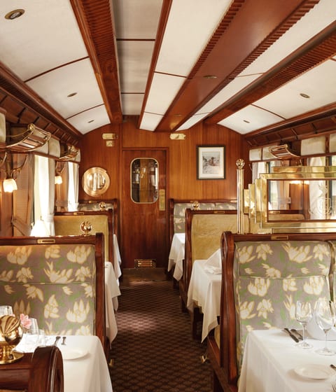 Hiram-Bingham-train-dining-car-in-peru