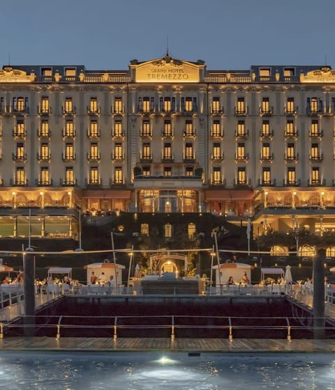 Grand-Hotel-Tremezzo-at-night-in-Como-in-Italy