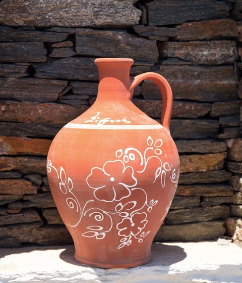 Sifnos pottery experience