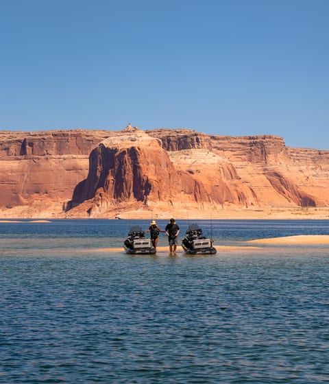 boat in lake powell near Amangiri hotel in canyon point in utah in usa