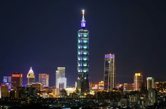 taipei skyline at night in taiwan