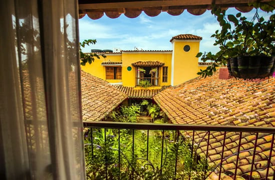 La Casa Amarilla