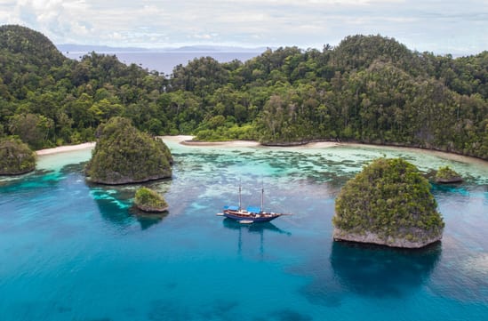Private charter yacht Indonesia