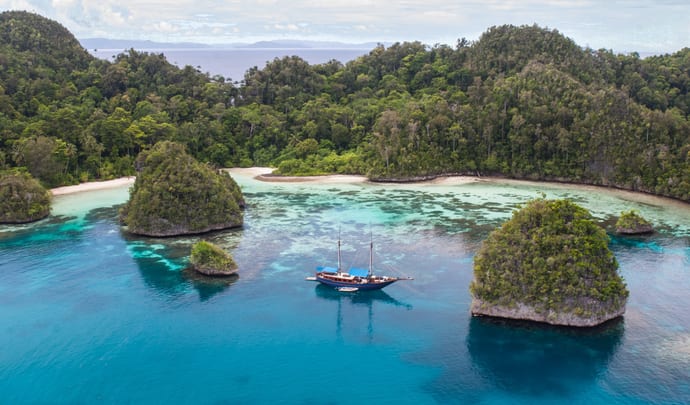 Private charter yacht Indonesia