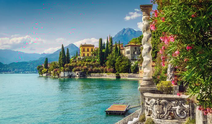 lake como shoreline
