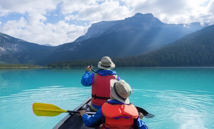 Canoe in Canada with the family