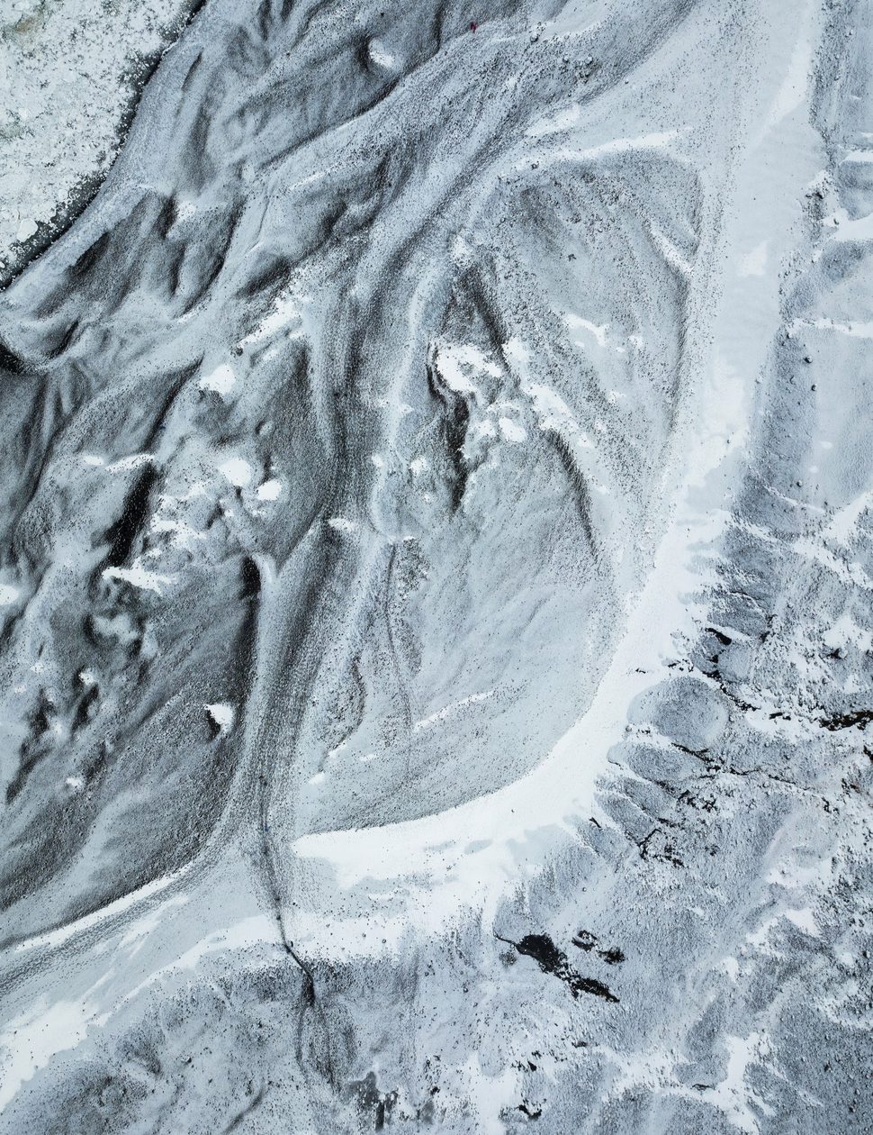Your luxury snowmobile tour of Iceland starts here