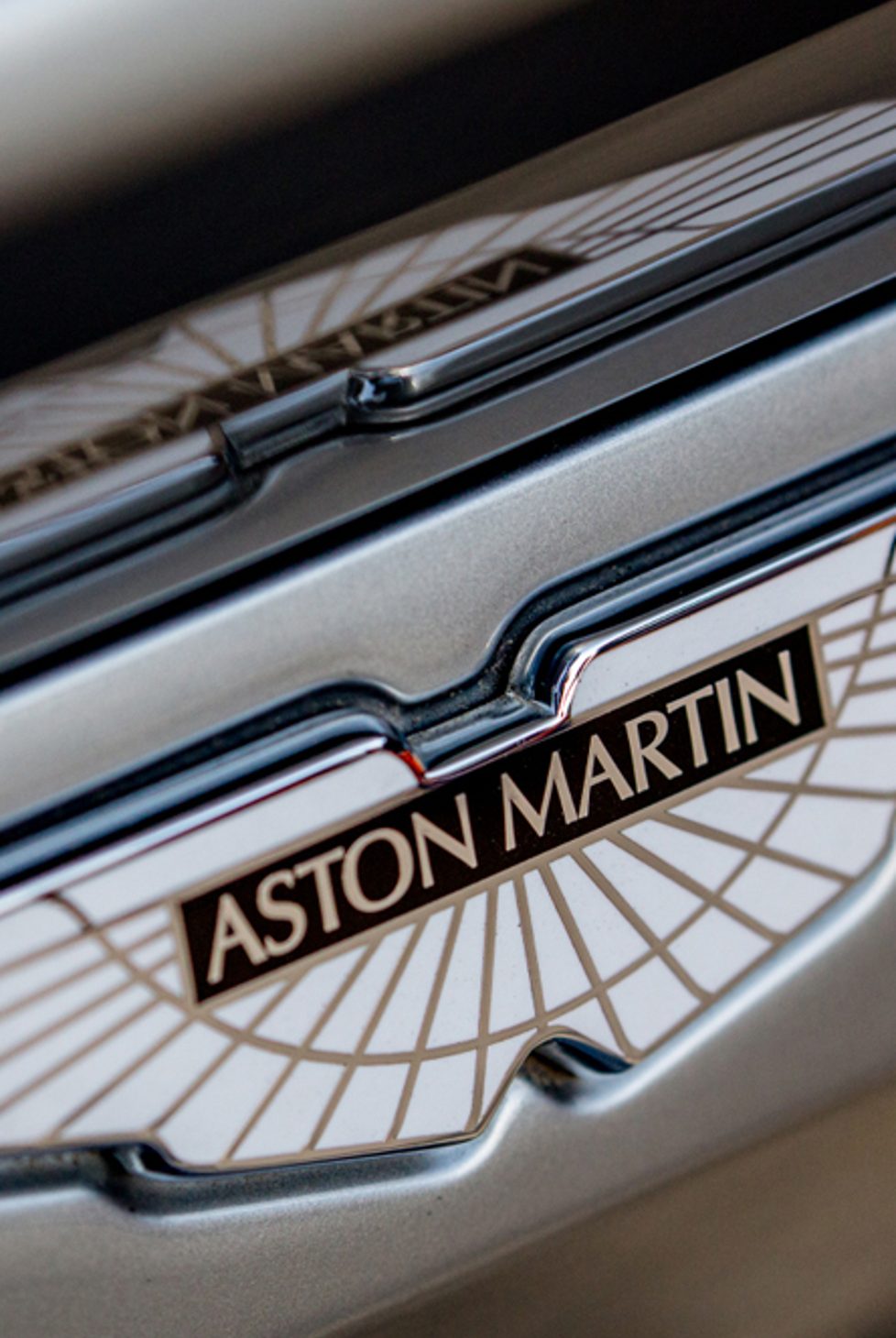 Aston Martin DBS - James Bond in the press