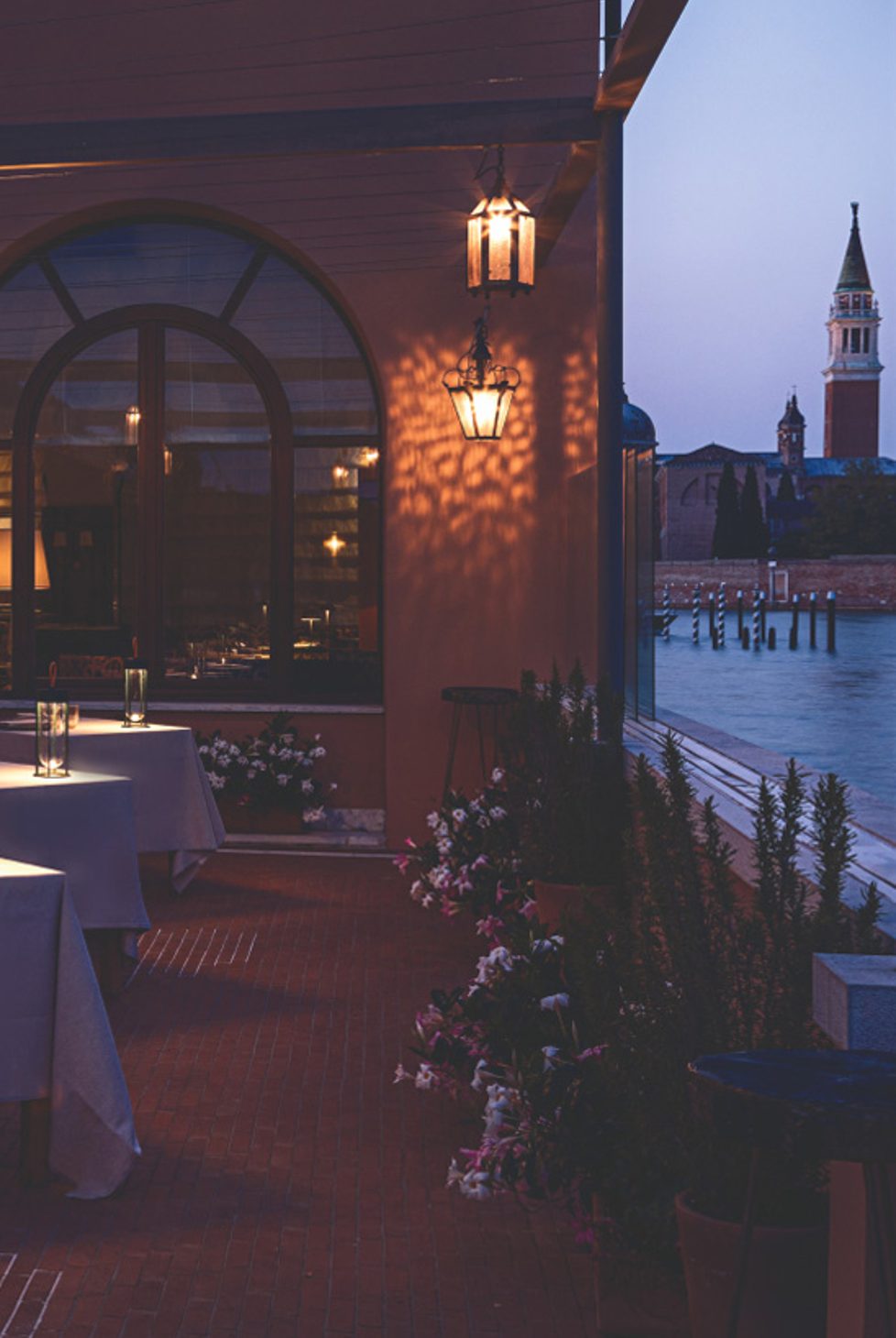 Cipriani dinner for James Bond trips in the press
