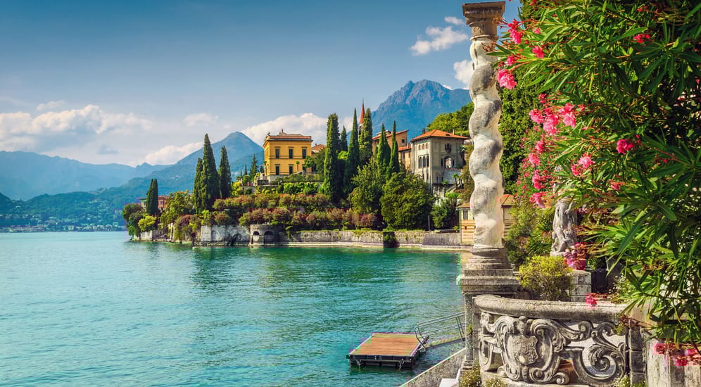 lake como shoreline