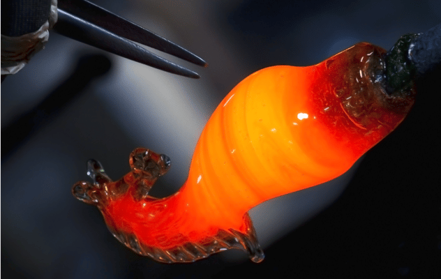 A fiery dinner on the island of glass, Black x 007