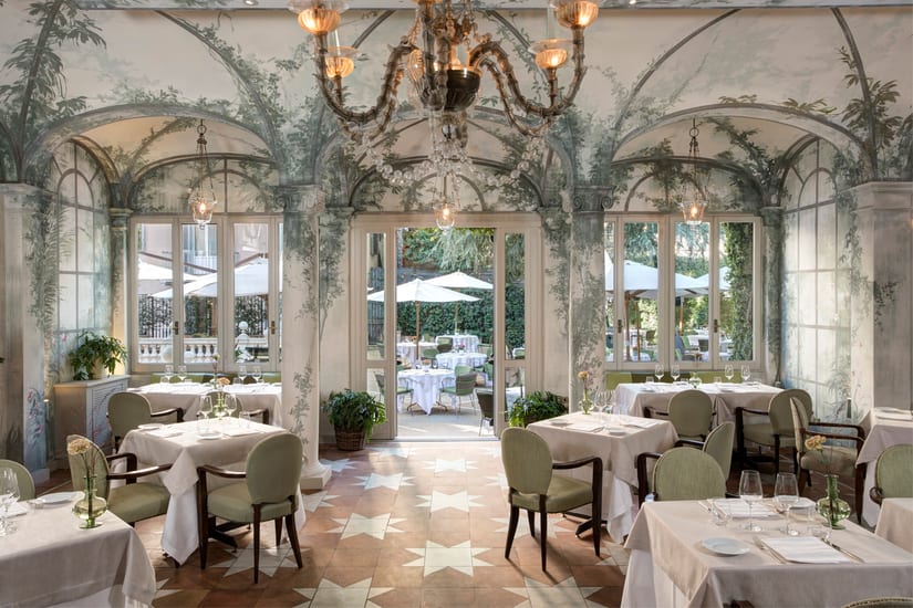 Classic Roman Elegance in Le Jardin de Russie Restaurant