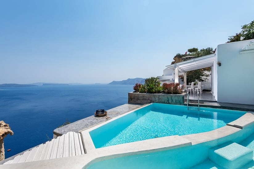 Andronis luxury suites poolside