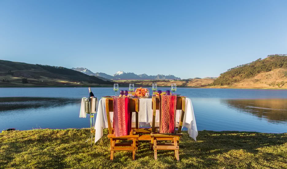 Soy Y Luna Picnic in sacred valley in peru