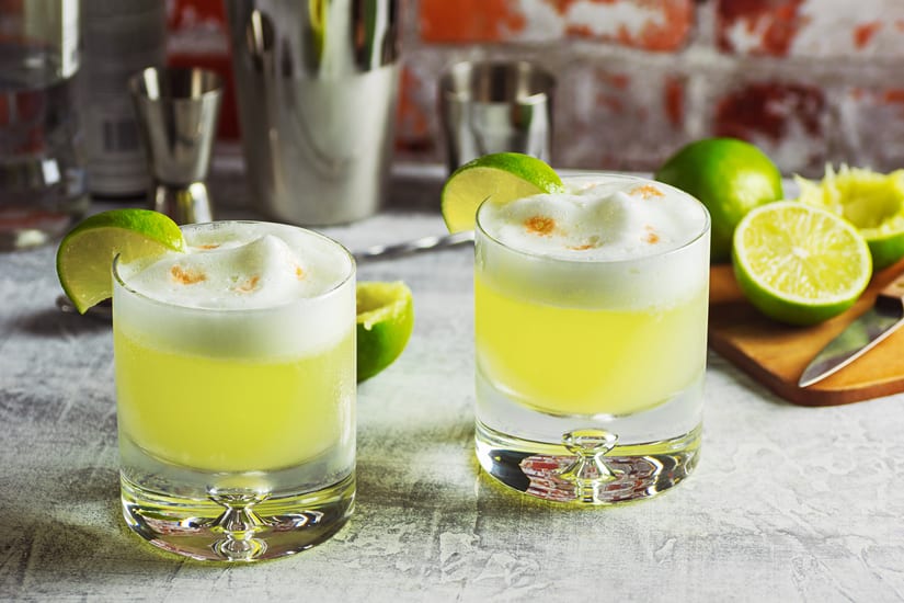 pisco sours cocktails in peru