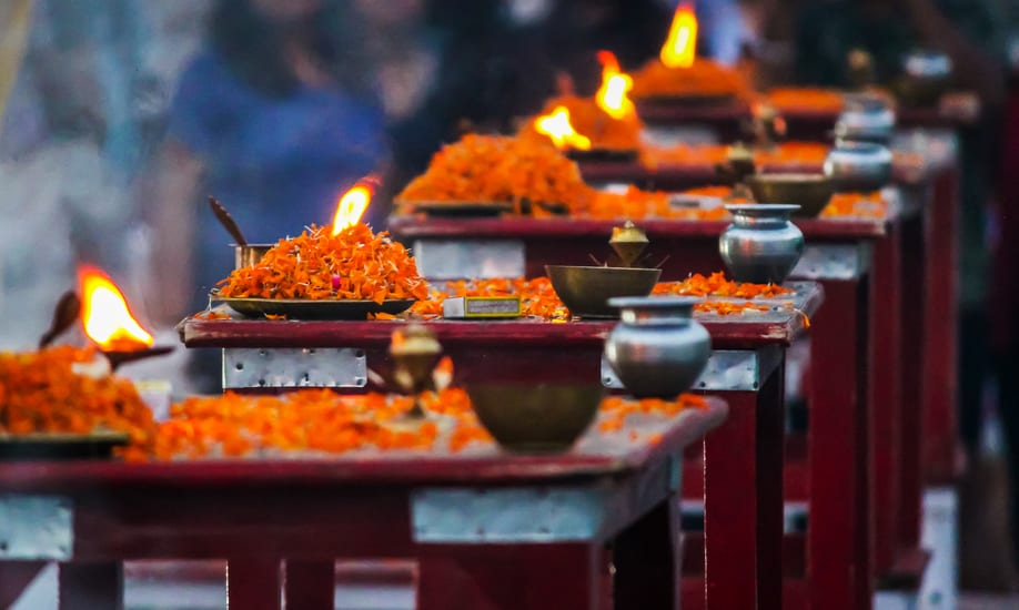evening prayers in rishikesh in india