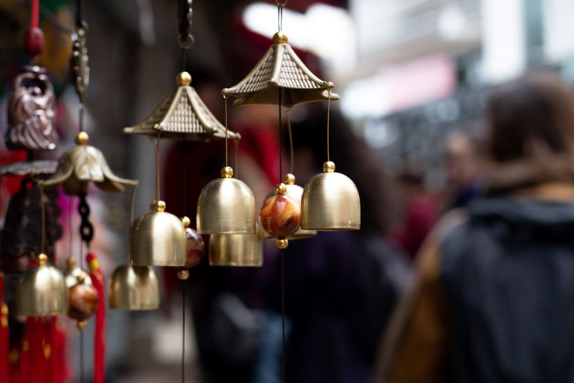 trinkets at a bazaar in jaipur in india