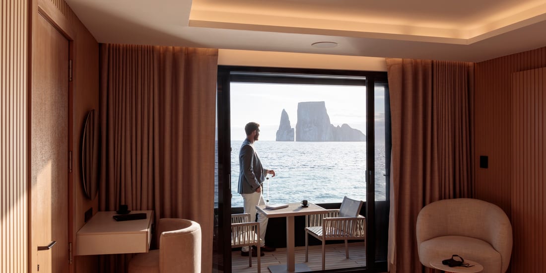 Hermes Mega Catamaran, Galapagos